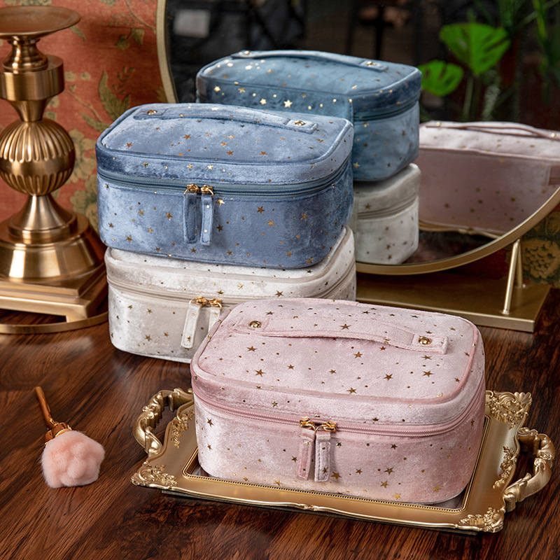 Flannel makeup storage bag, hand-held velvet women's clutch, large capacity starry sky makeup bag, Nordic-style ins details Picture