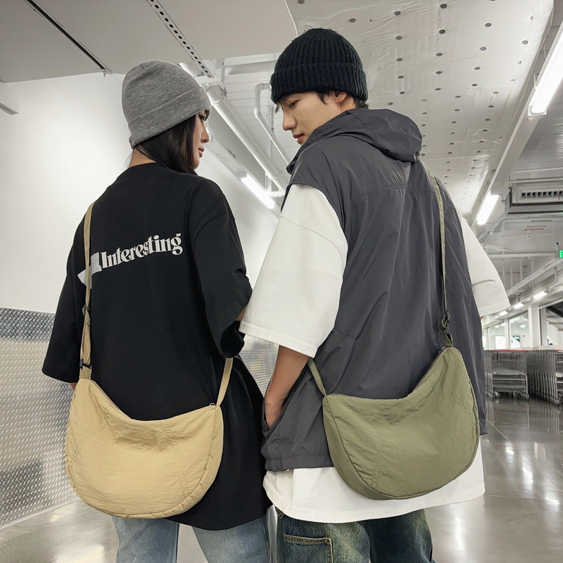 New cross-border Japanese-style single-shoulder dumpling bag for women, simple and lightweight nylon small bag, versatile, waterproof solid color crossbody small bag Application Scenario