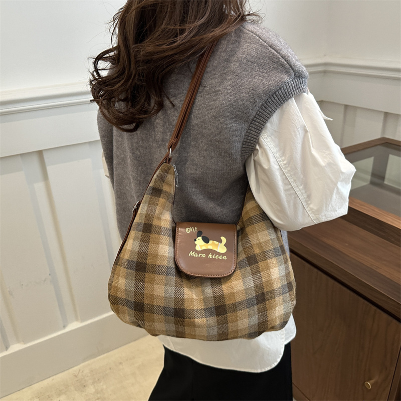 Korean cartoon puppy backpack for women, 2024 New style college checkered Tote bag, casual large-capacity single-shoulder bag details Picture