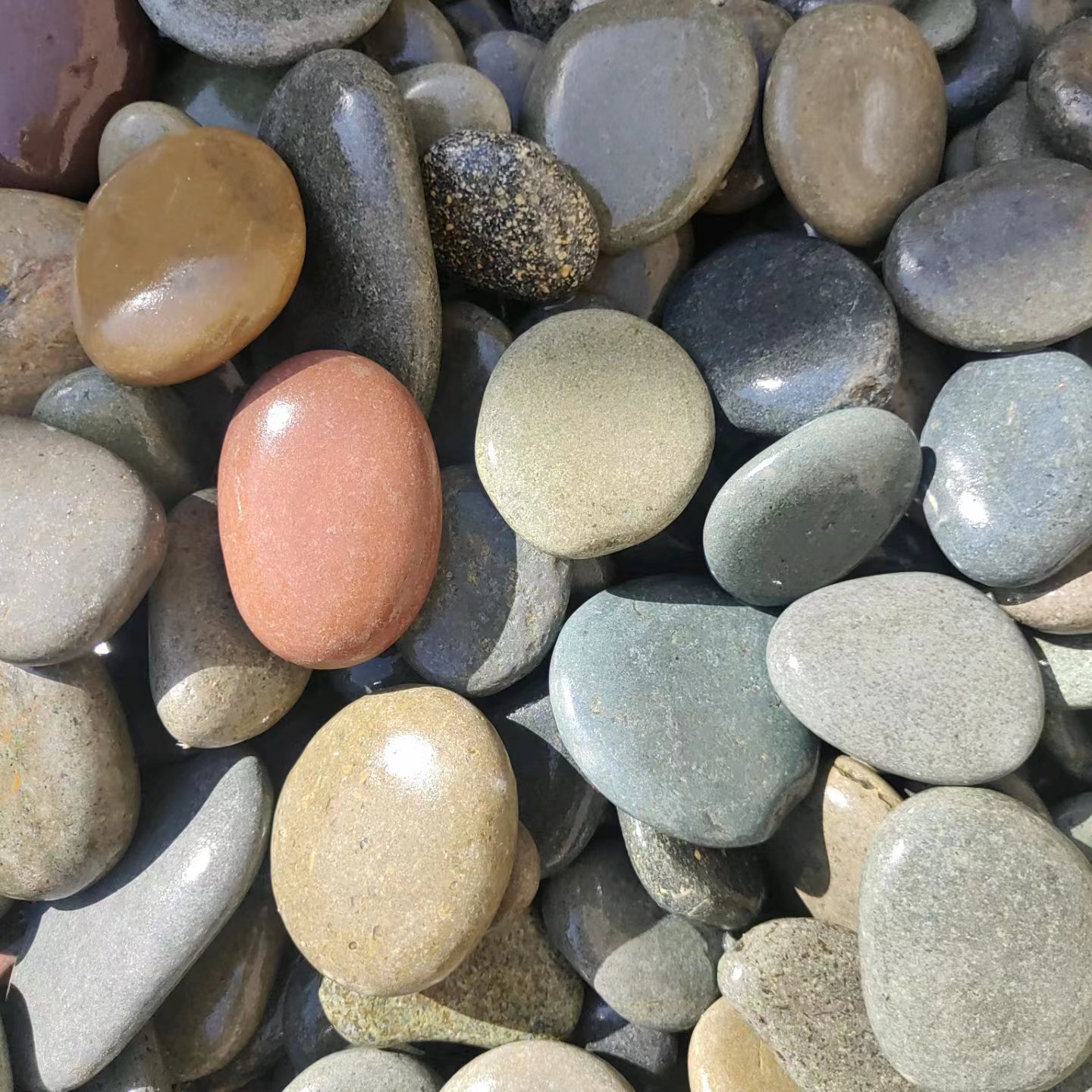 diy hand-painted stones, creative stone paintings, hand-painted pebbles, stones for drawing, children's original stones for painting details Picture