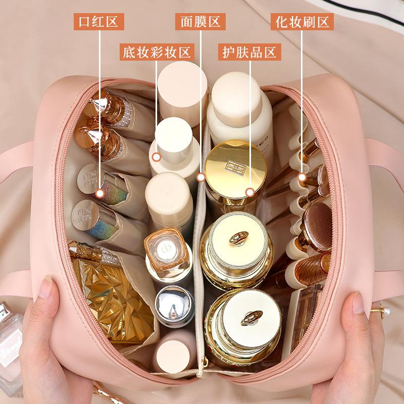 The half-moon hand-held makeup bag has a large capacity, is fashionable and has a high appearance level. It features zoned storage and a high-end feel. It is a large washbasin storage bag Specification drawing