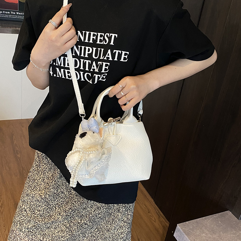 The 2025 new high-end, fashionable and stylish hand-held bucket bag is a trendy and versatile casual solid color single-shoulder crossbody bag for women Specification drawing
