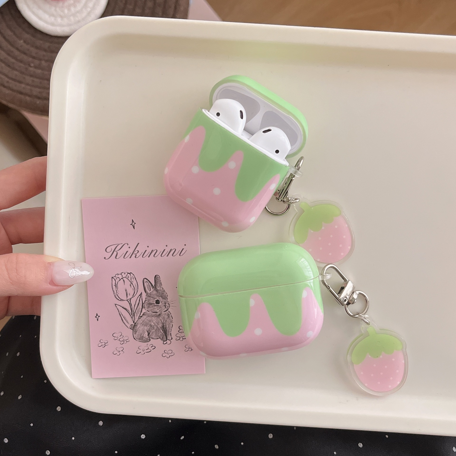 The Instagram minimalist and fresh strawberry pendant is suitable for the new wireless Bluetooth earphone case Pro of Apple AirPods4 details Picture