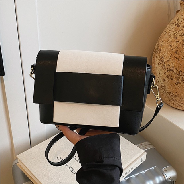 The 2025 new trendy, fashionable, high-end, light luxury, retro small square bag is stylish, versatile and simple single-shoulder crossbody bag for women full figure
