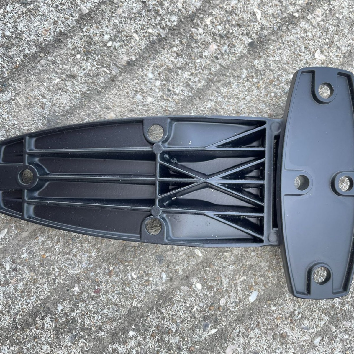 The manufacturer supplies car body hinges, car door hinges, zinc alloy hinges with black powder coating on the surface details Picture
