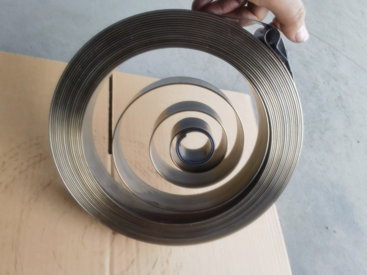 The coil spring is 1.5*40*15000 with an outer diameter of 280 and is on sale in stock Specification drawing