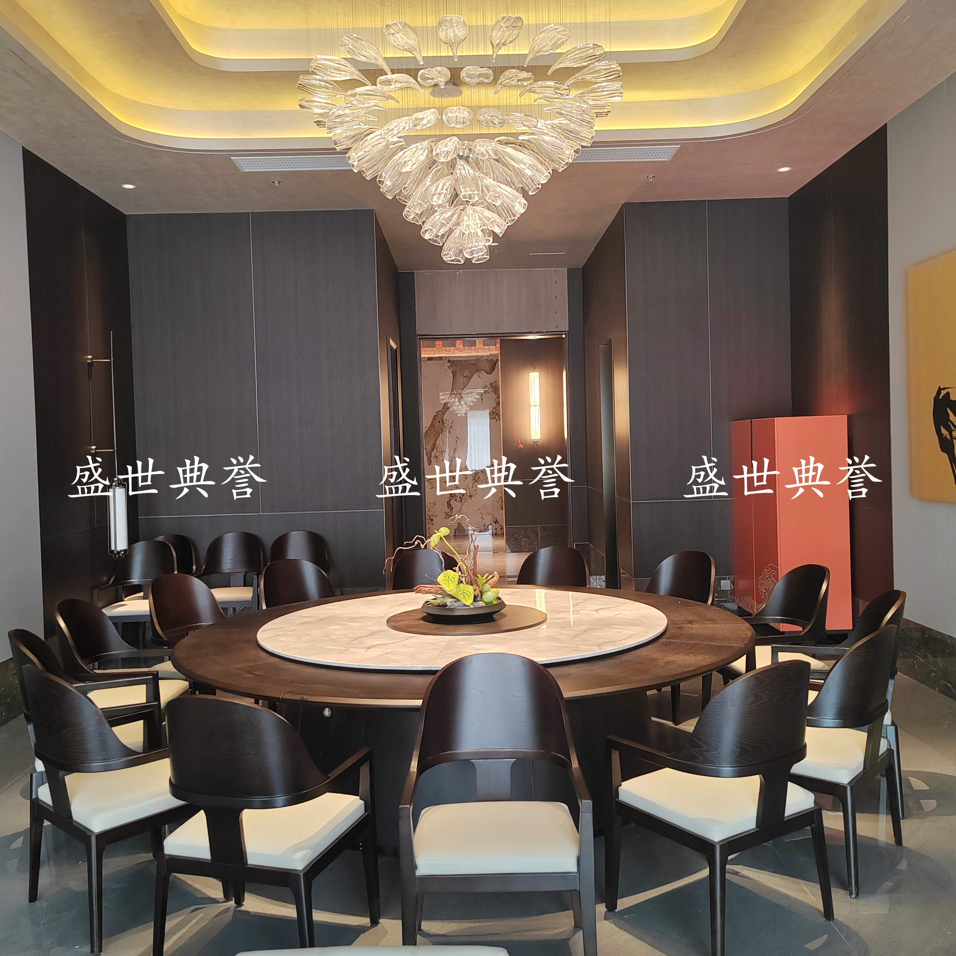 Nanchang Resort Hotel solid wood electric dining tables and chairs, high-end club new Chinese-style armchairs, villa household dining chairs Application Scenario