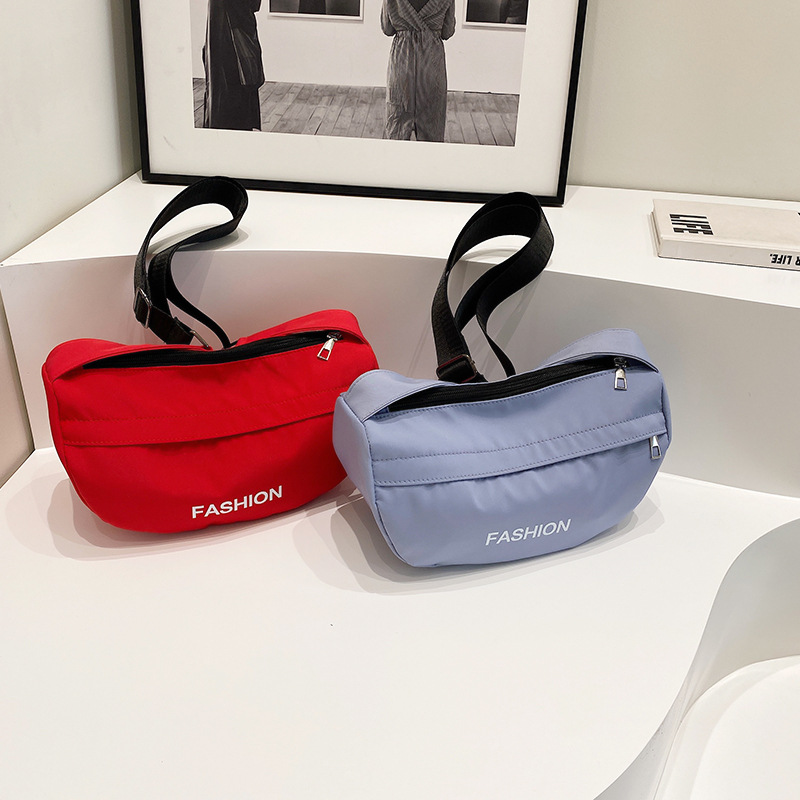Factory direct sales of casual and sporty single-shoulder bags, 2024 new trendy small bags, large-capacity crossbody bags for women wholesale Specification drawing