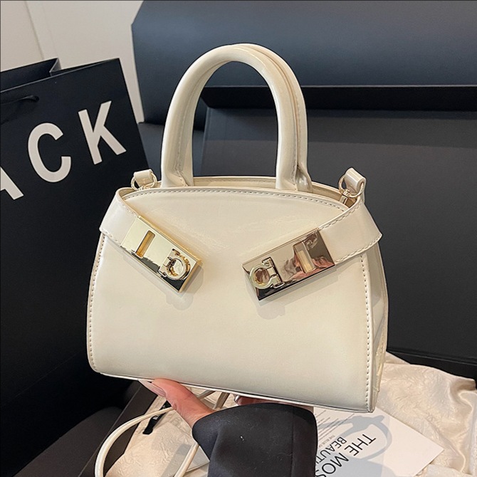2025 New high-end solid color large-capacity handbag for women, fashionable and trendy, simple commuting single-shoulder crossbody bag full figure