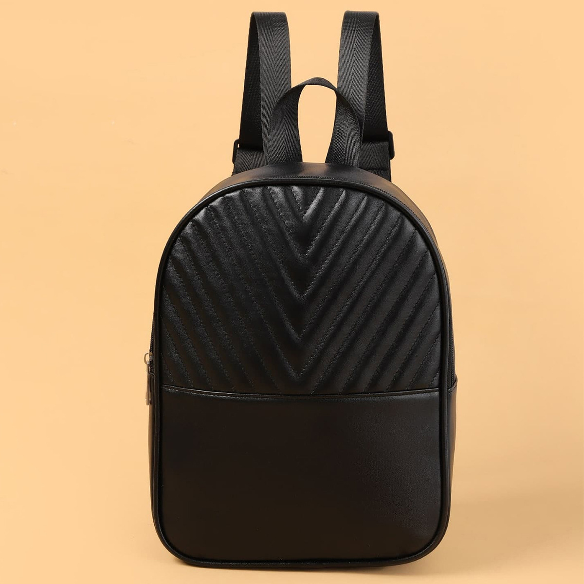 New V-patterned fashion backpack, fresh and sweet style, children's small bag, casual multi-functional travel bag for both shoulders Application Scenario