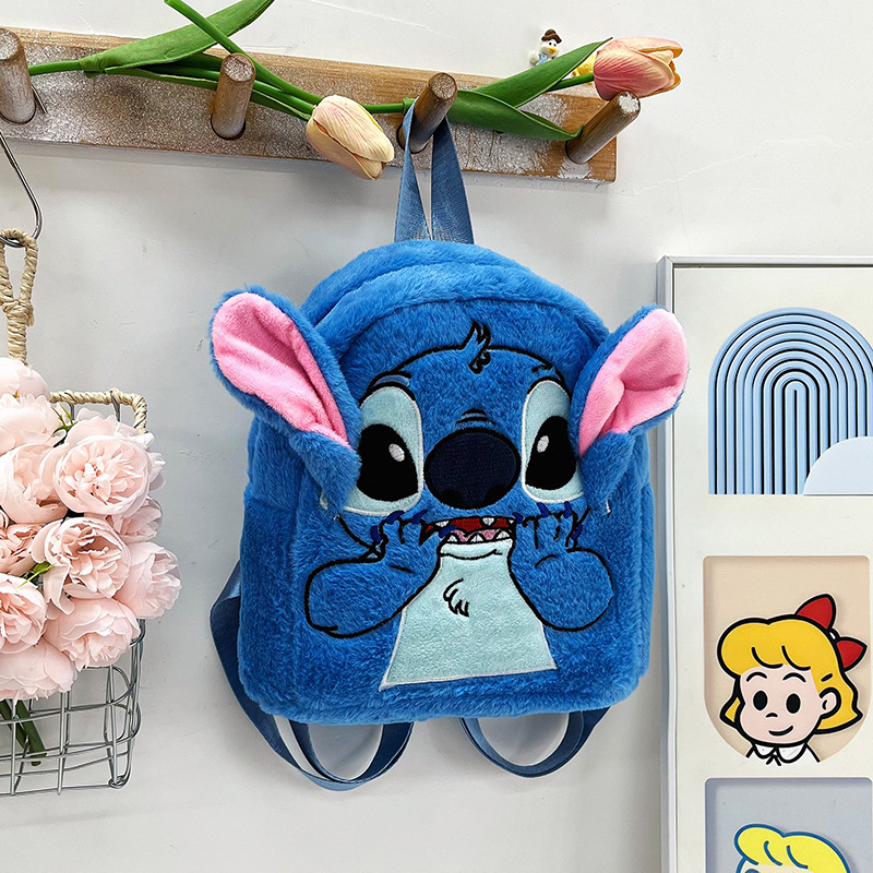 The original manufacturer's new cute double plush toy bag, claw doll, a popular and best-selling small animal plush double shoulder and back pocket Application Scenario