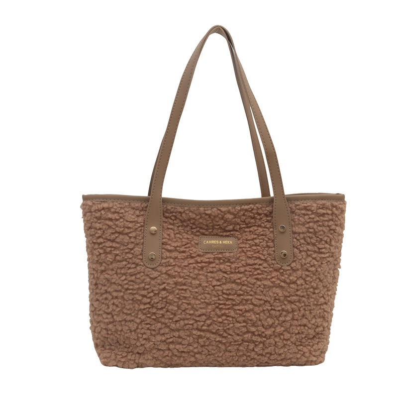Casual ladies' class commuting tote bag 2024 Autumn New style fashionable plush single-shoulder bag retro handbag for women Item Picture