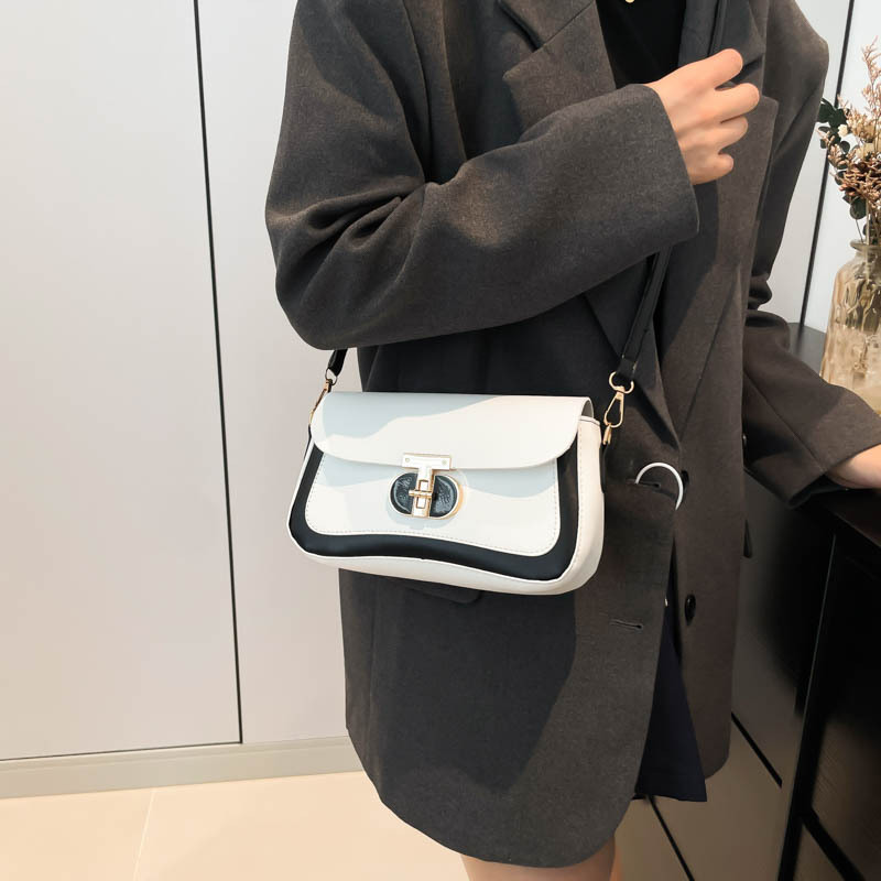 New autumn and winter 2024 fashion and versatile underarm bag, retro soft leather commuter bag, single-shoulder crossbody bag details Picture