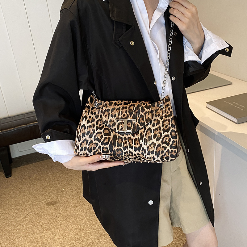 Large-capacity single-shoulder hand-carry canvas bag, new fashionable and trendy leopard print crossbody bag, niche casual and trendy tote bag for women Specification drawing