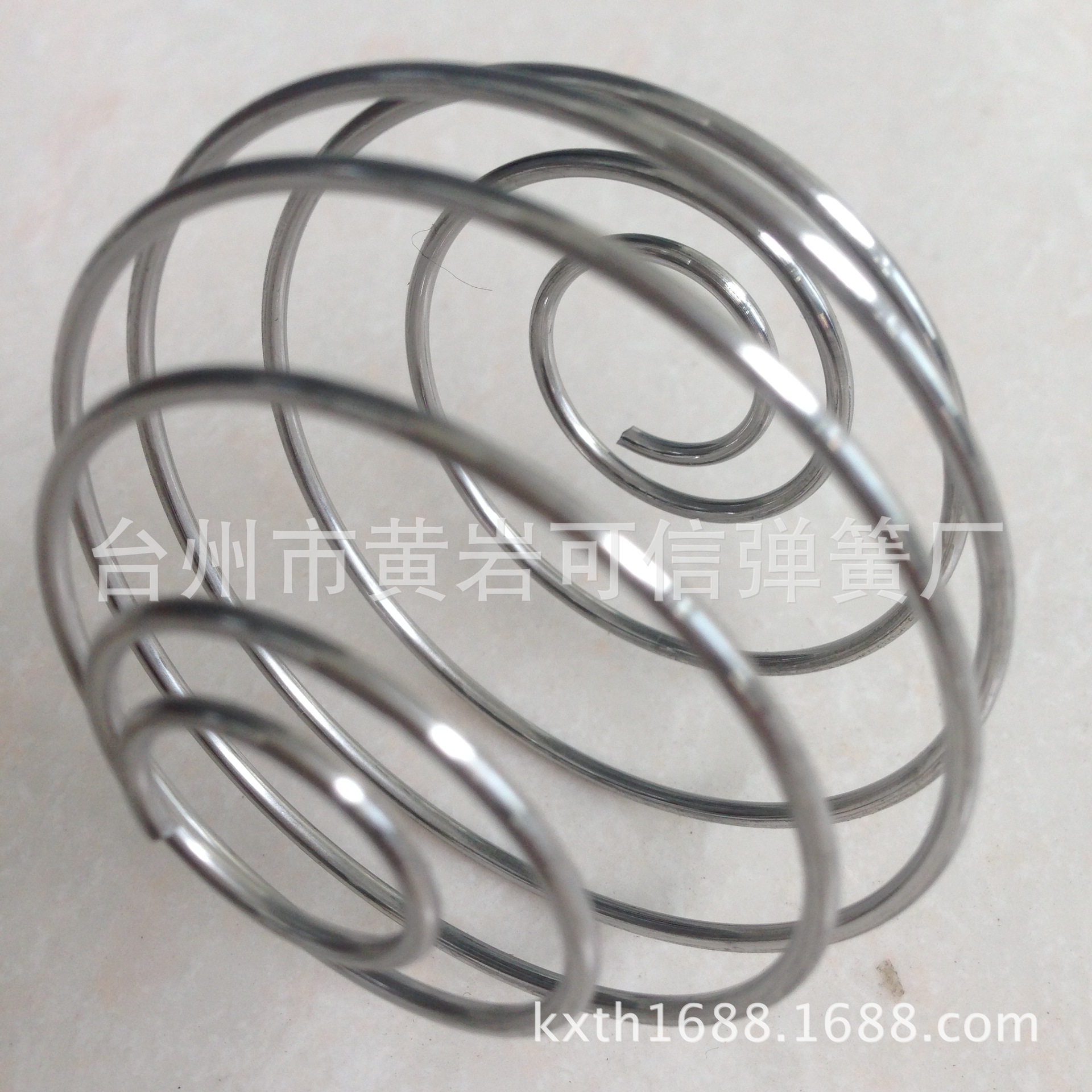 Wholesale and customized food-grade 304 wire craft balls for compressed spring balls full figure