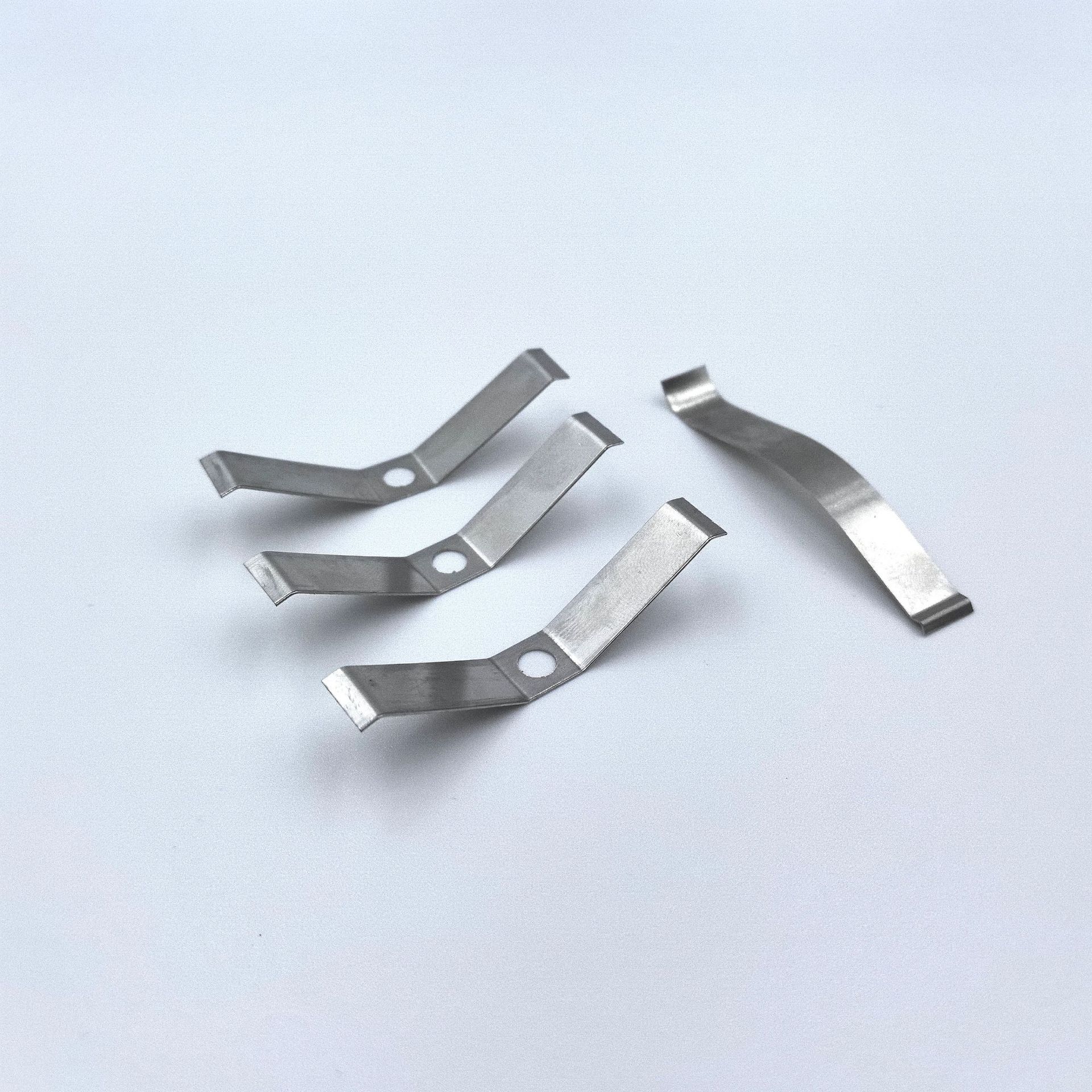 The manufacturer's stainless steel sheet spring piece, V-spring piece, manganese steel spring buckle, U-shaped spring clip, clip piece, iron sheet fixation Item Picture