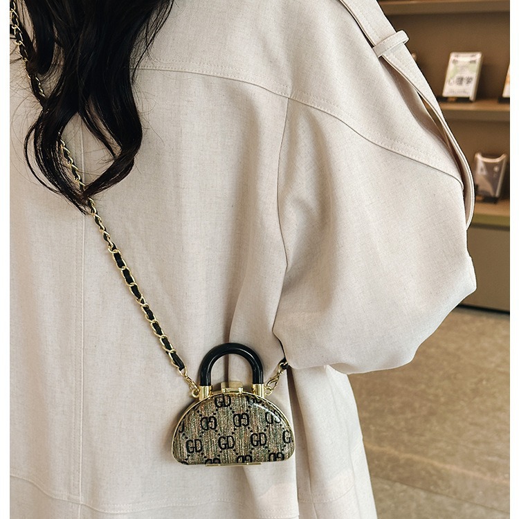 Mini bag, small bag 2025 new cross-border red envelope, coin purse, Xiaoxiang crossbody decorative bag, chain women's bag Application Scenario