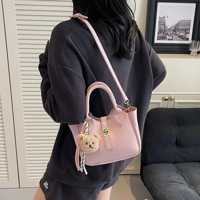 Korean-style fashionable, versatile and simple hand-held bucket bag 2025 new style, exquisite and high-end crocodile pattern single-shoulder crossbody bag details Picture