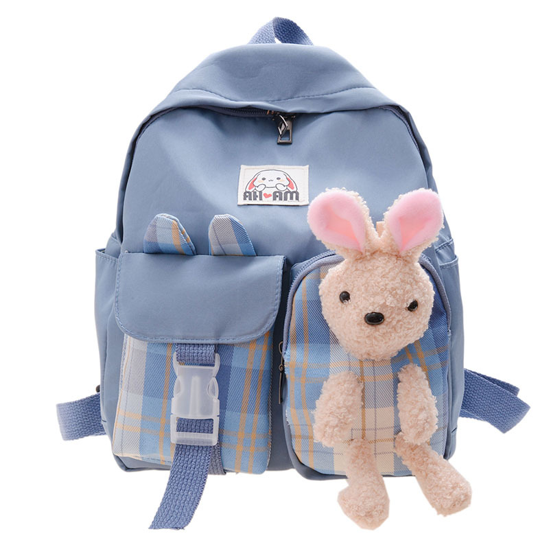 New stylish children's backpacks, Korean-style cute checkered bear backpacks for boys and girls, and adorable baby travel bags Application Scenario
