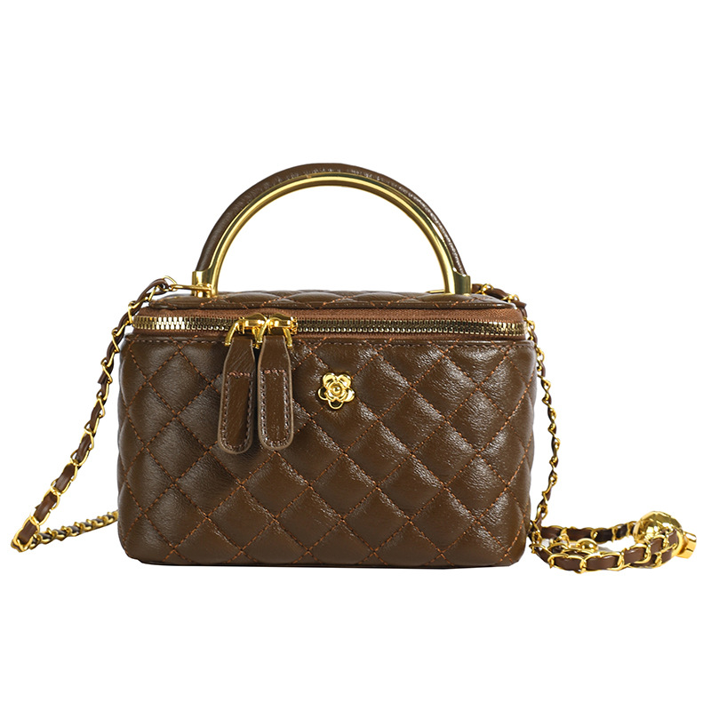 Retro hand-held fashionable bucket bag for women, 2024 new style Chanel-style diamond-shaped chain shoulder bag, versatile crossbody bag Item Picture
