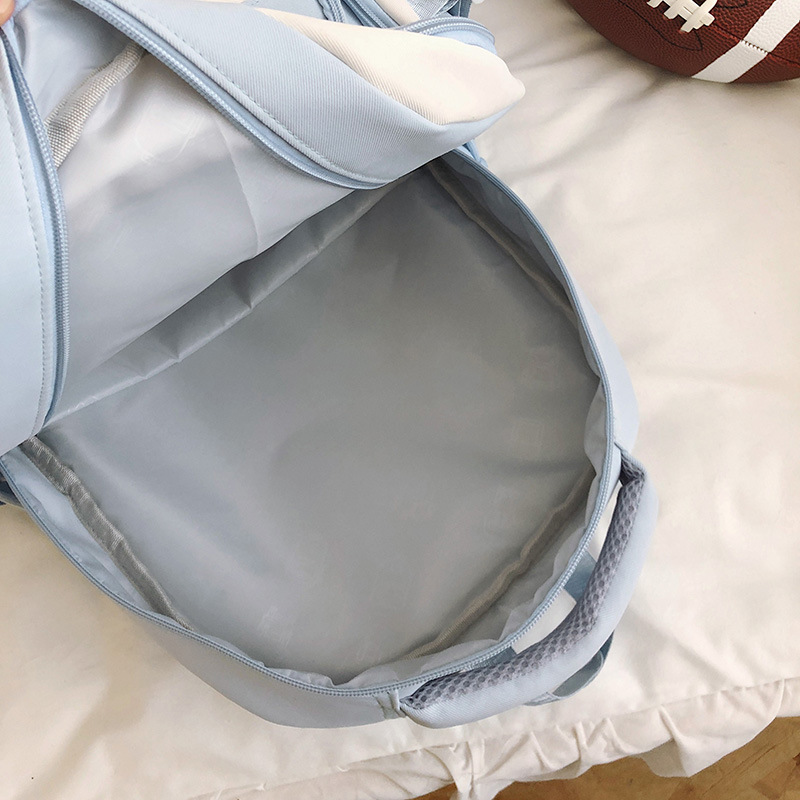 The new schoolbag for junior and senior high school students is simple and fresh, with a large capacity. It is a fashionable and versatile backpack for casual travel Application Scenario