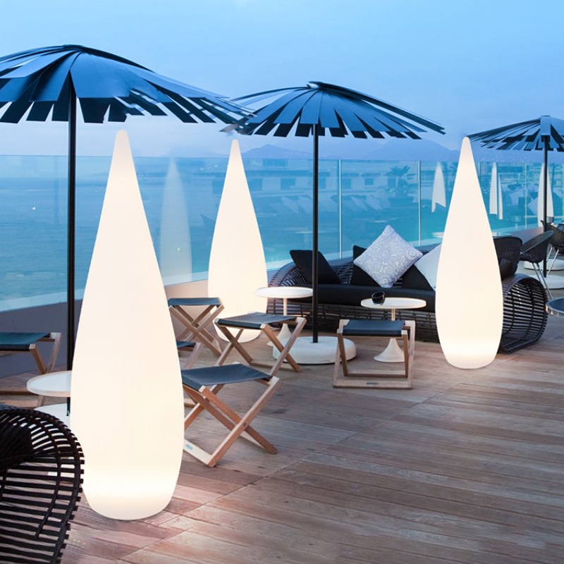 led light-emitting water drop lamp, hotel outdoor decorative floor lamp, floor landscape lamp, courtyard villa swimming pool guiding lamp Application Scenario