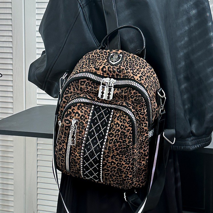 New fashionable leopard print backpack with large capacity, book packing, European and American style trendy single-shoulder bag, multi-purpose and versatile bag details Picture