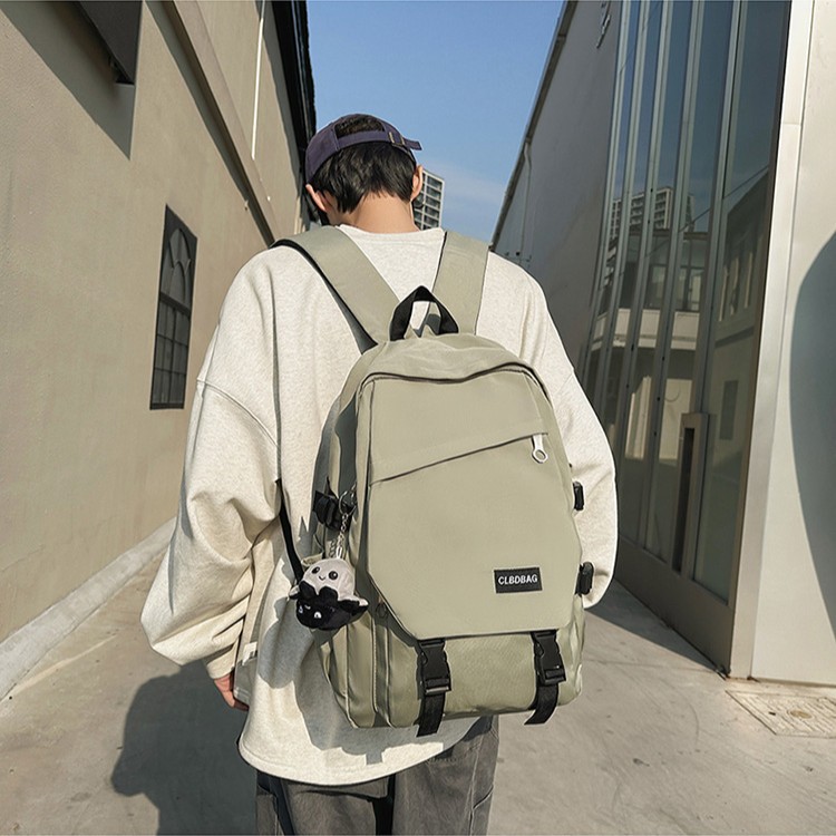 Haraju-style backpacks are trendy and simple. They are fashionable backpacks for junior high school, senior high school and university students with large capacity Specification drawing
