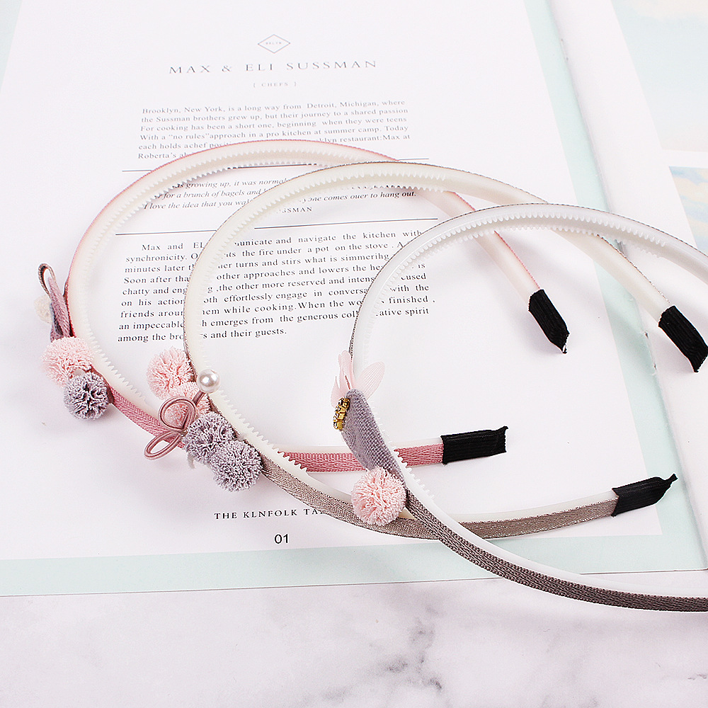 Qiyue Children's Bow headband for Girls, Korean toothed headband, Cartoon lace, Cute primary school headwear A82 Application Scenario