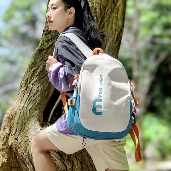 A new high-end brand backpack for women with an ultra-high appearance level in 2024, a fashionable and trendy backpack for men Specification drawing