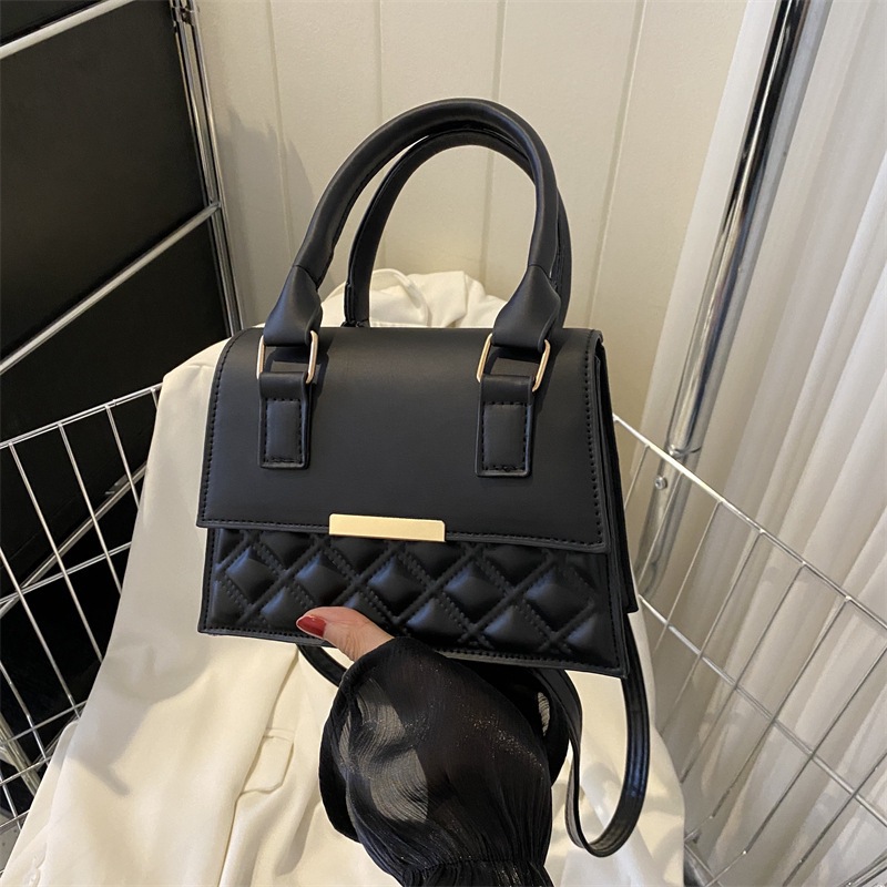 Retro solid color fashionable diamond-patterned embroidered thread handbag 2023 spring Korean version versatile casual bag, single-shoulder crossbody bag trend details Picture