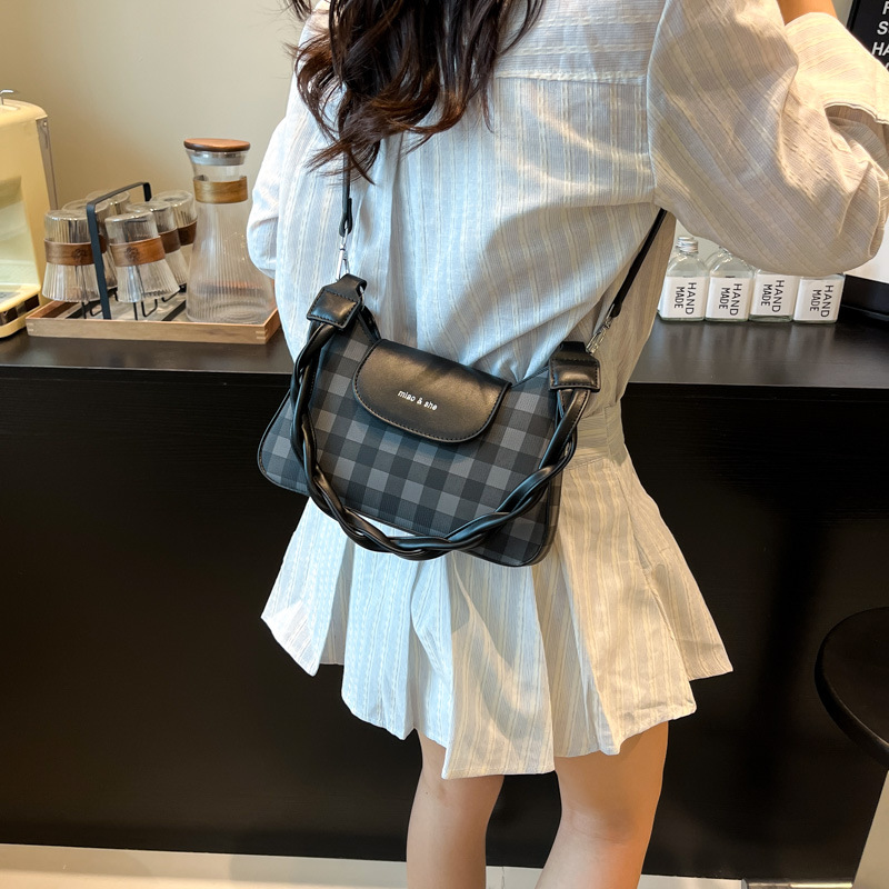New cross-border bags for women, fashionable and versatile underarm bags, color-blocking checkered crossbody bags, and trendy, niche and simple single-shoulder bags Specification drawing
