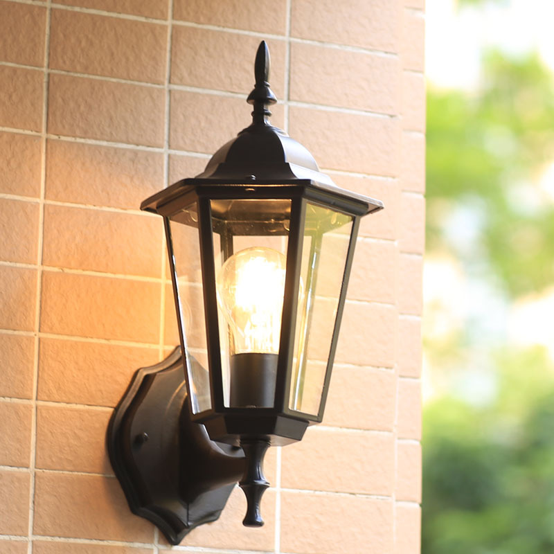 European-style waterproof outdoor villa wall lamps, hotel balcony outdoor wall lamps, creative retro courtyard corridor lights Application Scenario