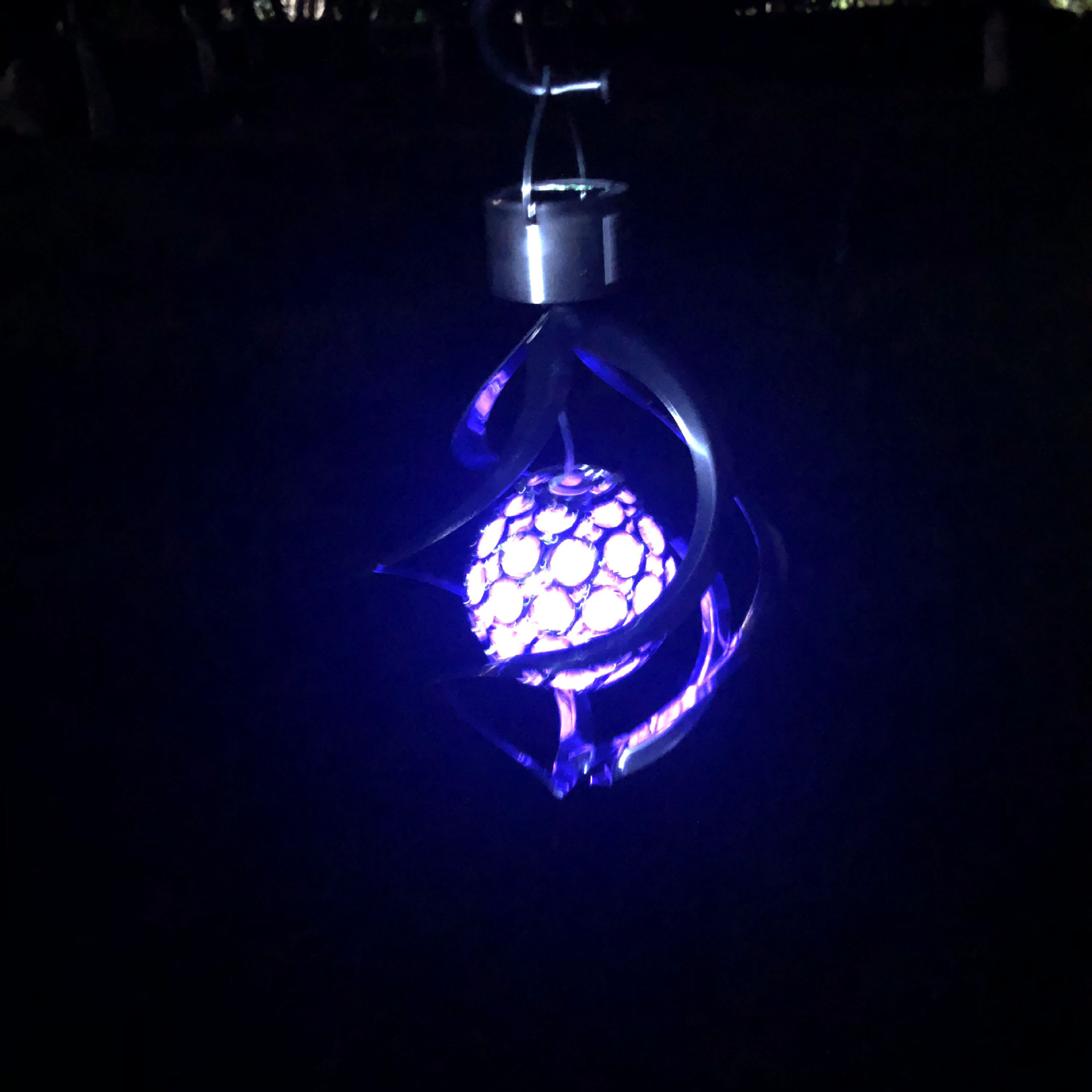 Outdoor stainless steel LED solar lamps, hollowed-out balls, acrylic balls, rotating chandeliers, garden landscape lamps, waterproof Specification drawing