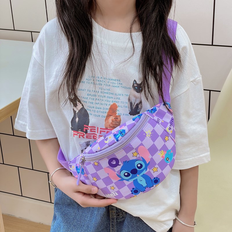 This year's new cross-border children's bag features cute and stylish printed Japanese cartoon boy and girl chest bags Application Scenario