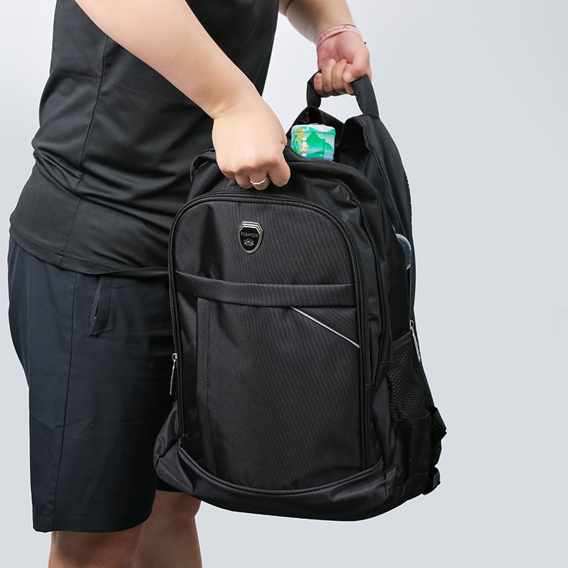 A new large-capacity student backpack for both men and women, suitable for business, commuting, casual and fashionable computer backpack Application Scenario