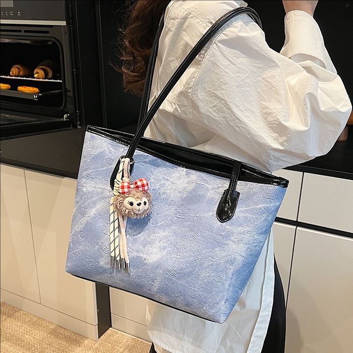 Cross-border large-capacity commuter bag for women, 2025 new style, high-end and fashionable single-shoulder underarm bag, casual and versatile handbag full figure