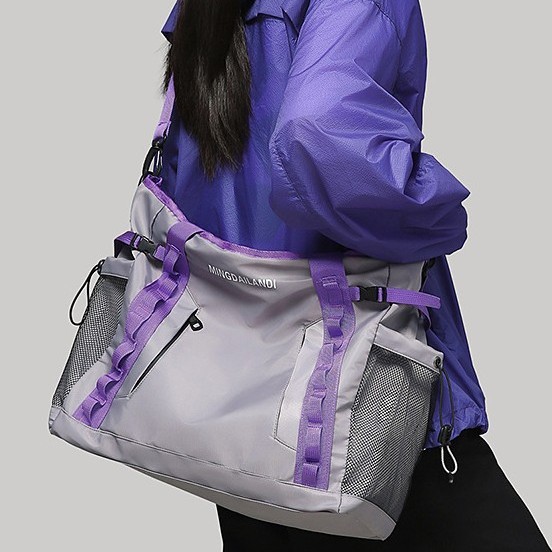 Single-shoulder hand-carry travel bag, large-capacity business trip luggage bag, eye-catching outdoor leisure waterproof sports and fitness bag Specification drawing