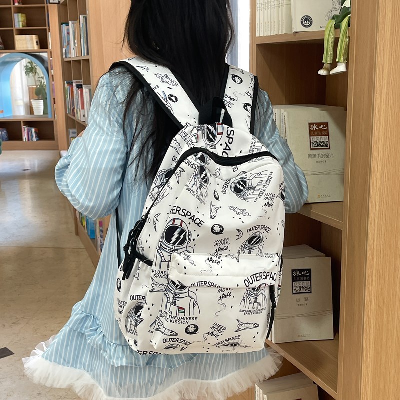 New schoolbag for high school and junior high school students, trendy for college students, large capacity, versatile, graffiti, Instagram, simple shoulder backpack full figure