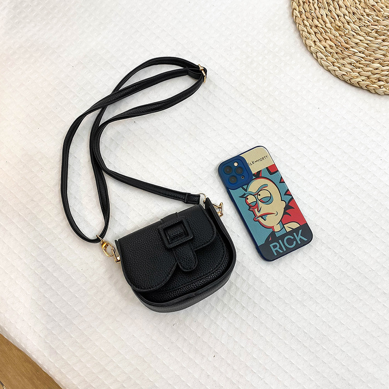 A niche and unique little chanel-style princess bag, a girl's saddle bag, a trendy Korean-style mini children's crossbody bag, a fashionable choice for going out details Picture