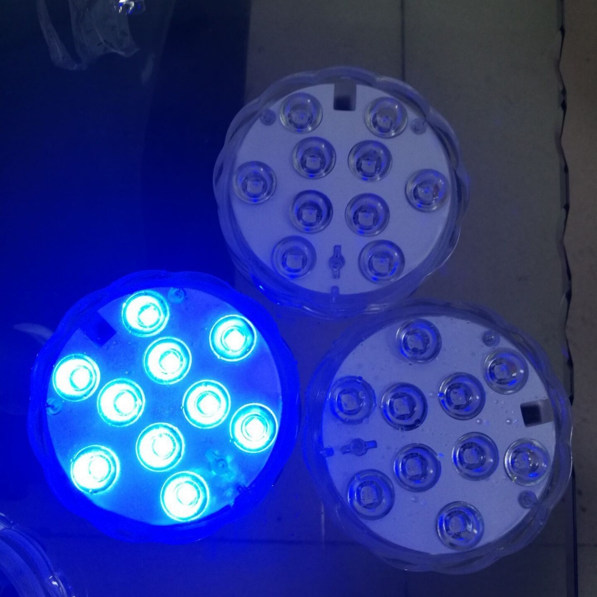 24-key remote control diving light, control board, swimming pool light, courtyard decorative light, fish tank light, waterproof light, seven-color candle light Application Scenario