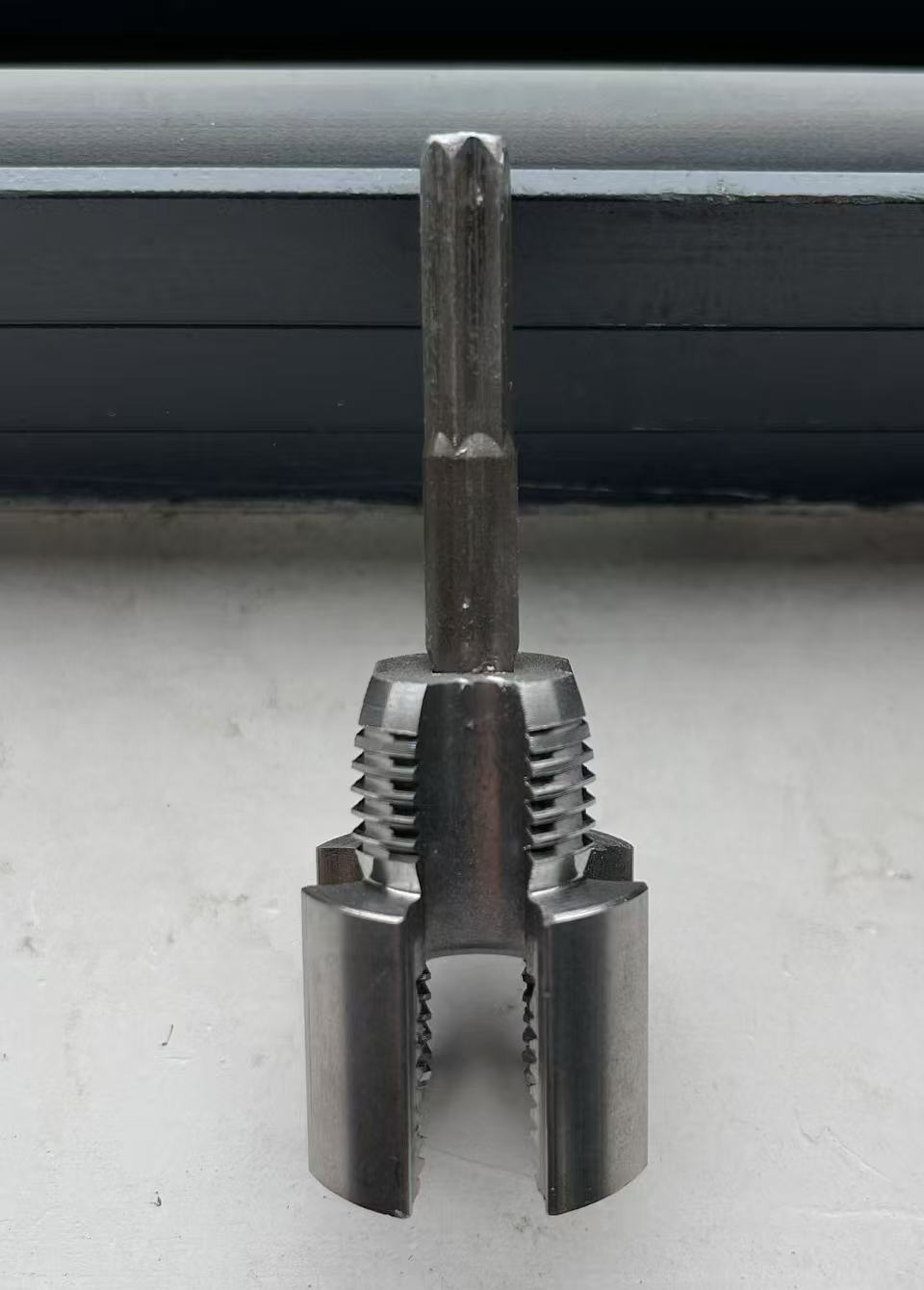 New type of pipe internal and external thread integrated thread opener, 4-point and 6-point electric tapping tool, internal and external thread integrated PPR pipe undefined