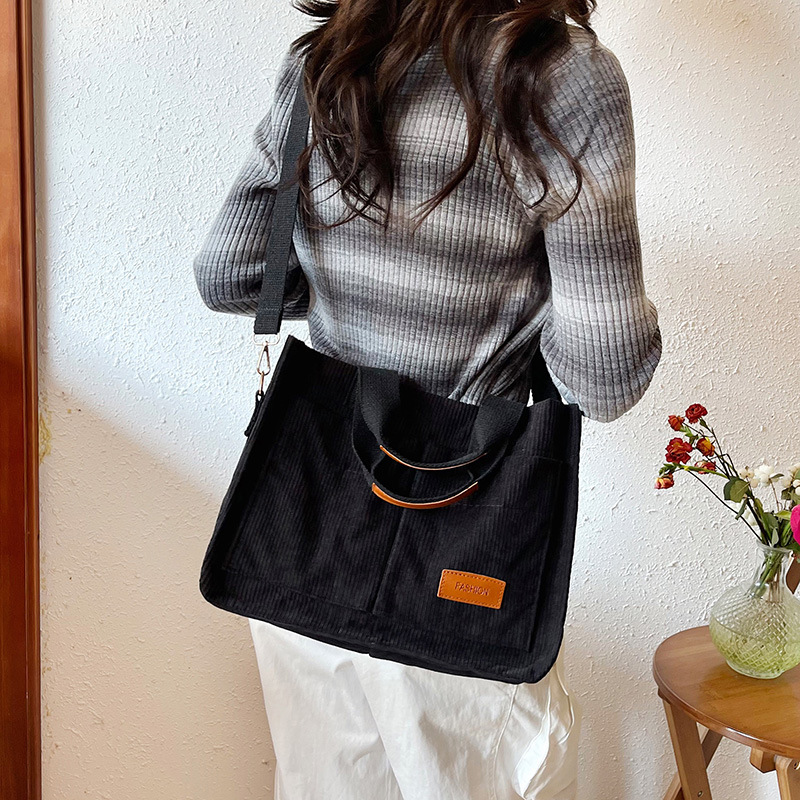 Japanese high-capacity corduroy bag 2024 new style, trendy and versatile student crossbody bag, corduroy casual class tote bag details Picture