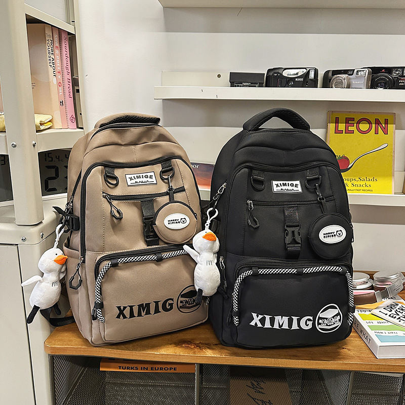 New trendy brand fashionable and versatile backpack, large-capacity school bag for junior and senior high school students, waterproof commuting backpack for girls Application Scenario