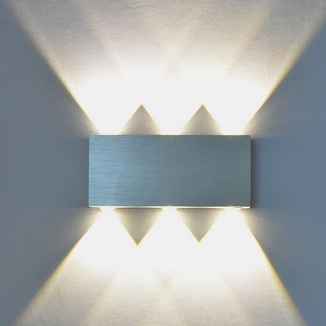 The manufacturer has 6W and 18W LED rectangular wall lamps and aluminum wall lamps in stock. Special offer promotion full figure