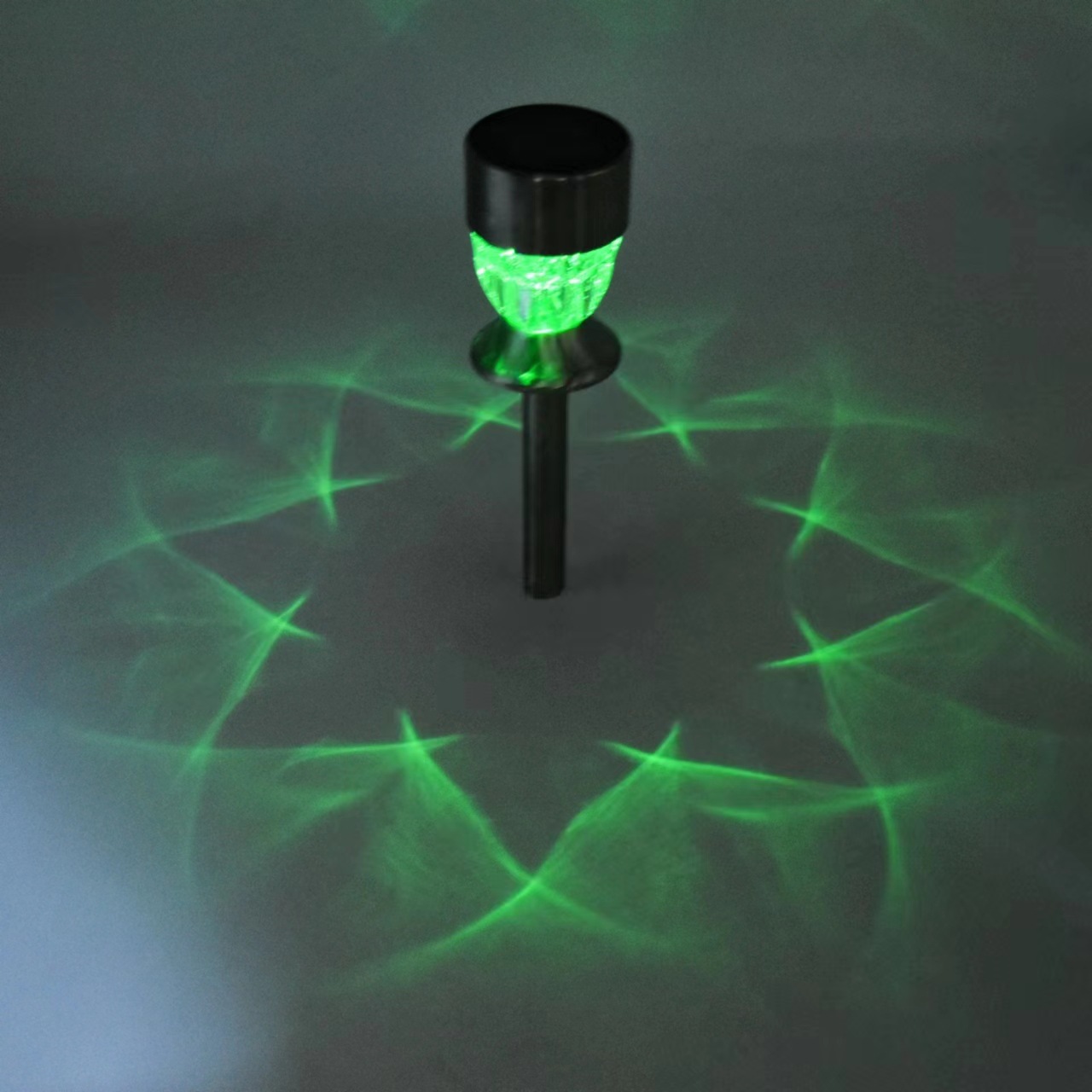 Outdoor solar lawn lights, courtyard and balcony atmosphere lights, outdoor garden lighting, ground insertion lights, camping lawn lights Application Scenario