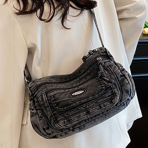 The new popular backpack for students is large in capacity, cute, high-quality and eye-catching. It is a fashionable casual travel bag for women Application Scenario