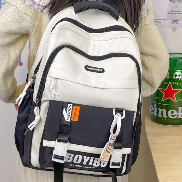 New color-blocking backpack for women, 2024 new fashionable and trendy computer bag, large-capacity schoolbag for junior high school, senior high school and college students Application Scenario