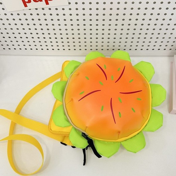 Girlish cartoon cheese 3D burger crossbody bag, cute and fashionable single-shoulder bag for girls, funny small backpack, trendy bag Application Scenario