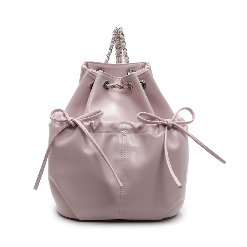 Niche design bow backpack 2025 New style fashionable pleated drawstring backpack School style single-shoulder bucket bag Item Picture